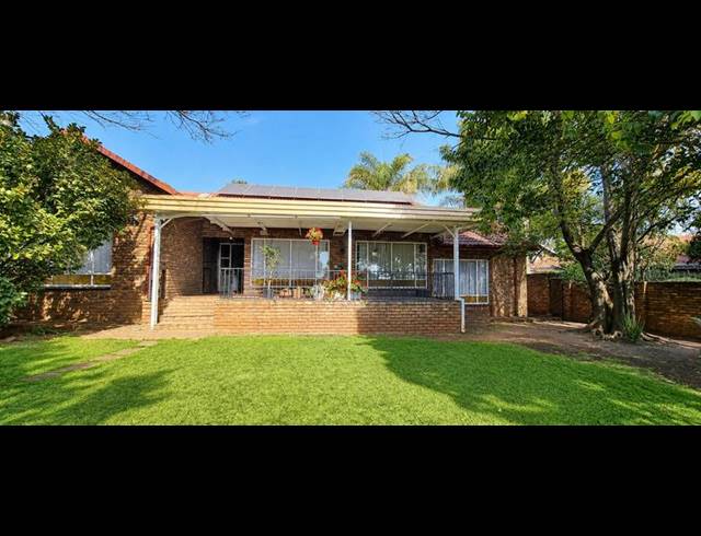 4 BEDROOM HOUSE FOR SALE IN WIERDA PARK